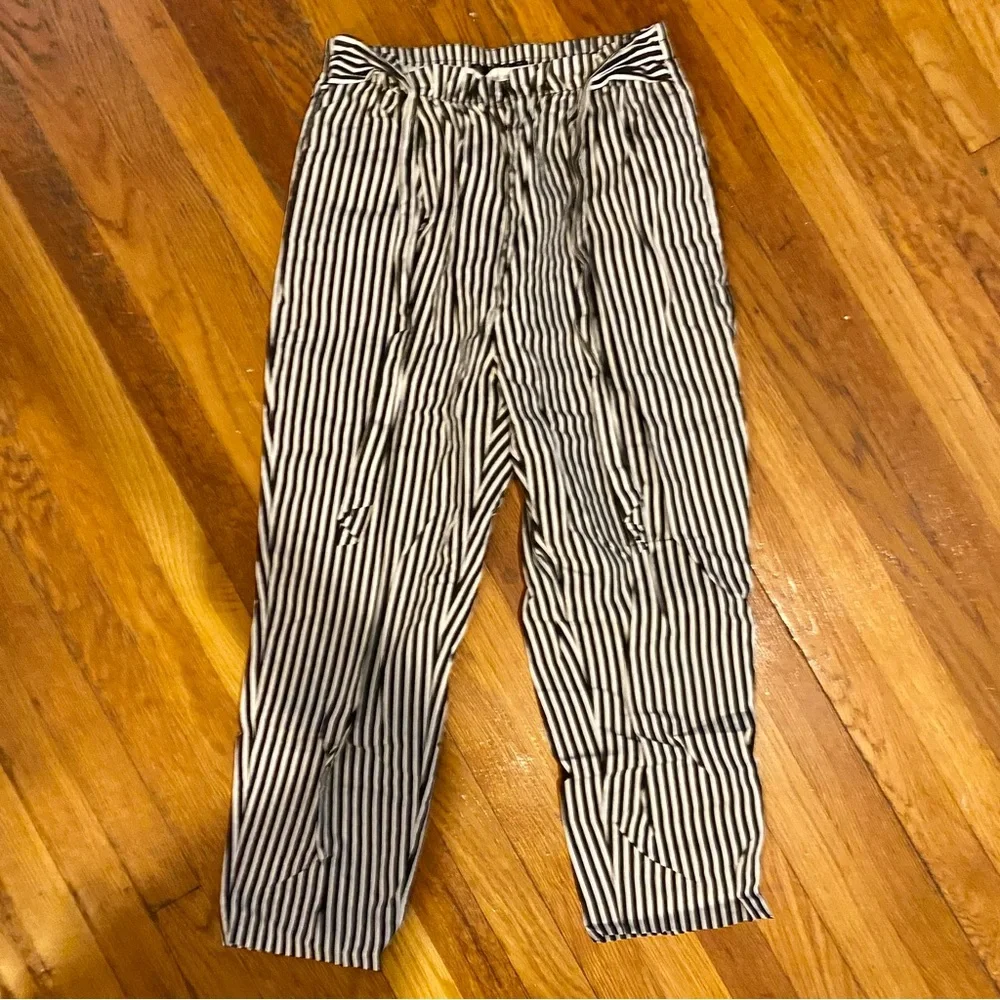 Zara Basic B+W Striped Capri Pants Sz. L - Picture 3 of 7